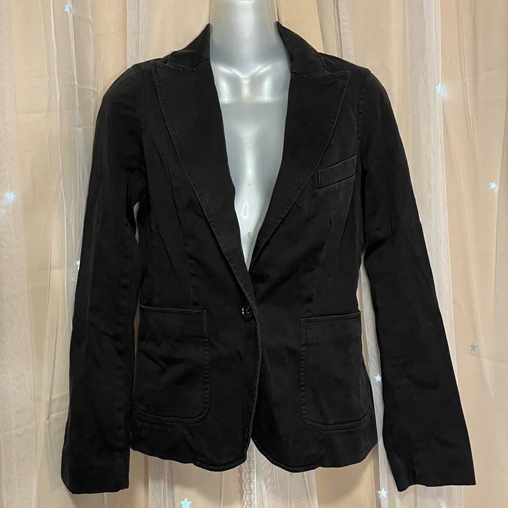 Marc Jacobs womenโs authentic cotton black blazer size 2. Great condition!